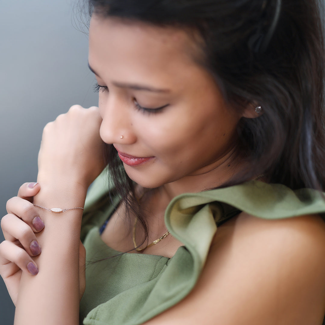 Adjustable Rose Gold Bracelet for Women – Minimalist Design