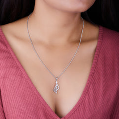 Timeless Treasures: Pendant and Chain Sets in 925 Silver